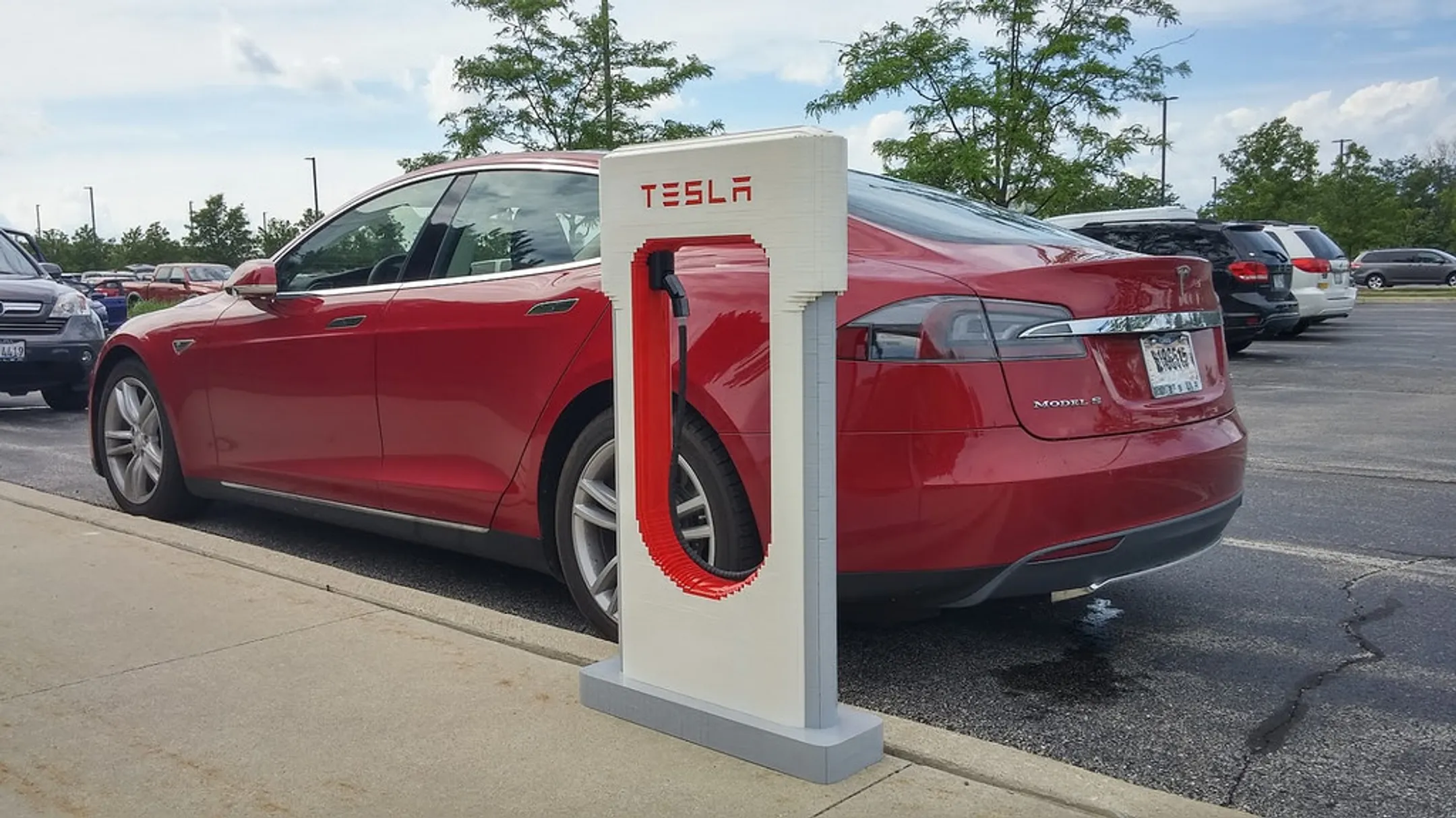 Tesla вошла в тройку самых инновационных компаний - Image Kapital.kz