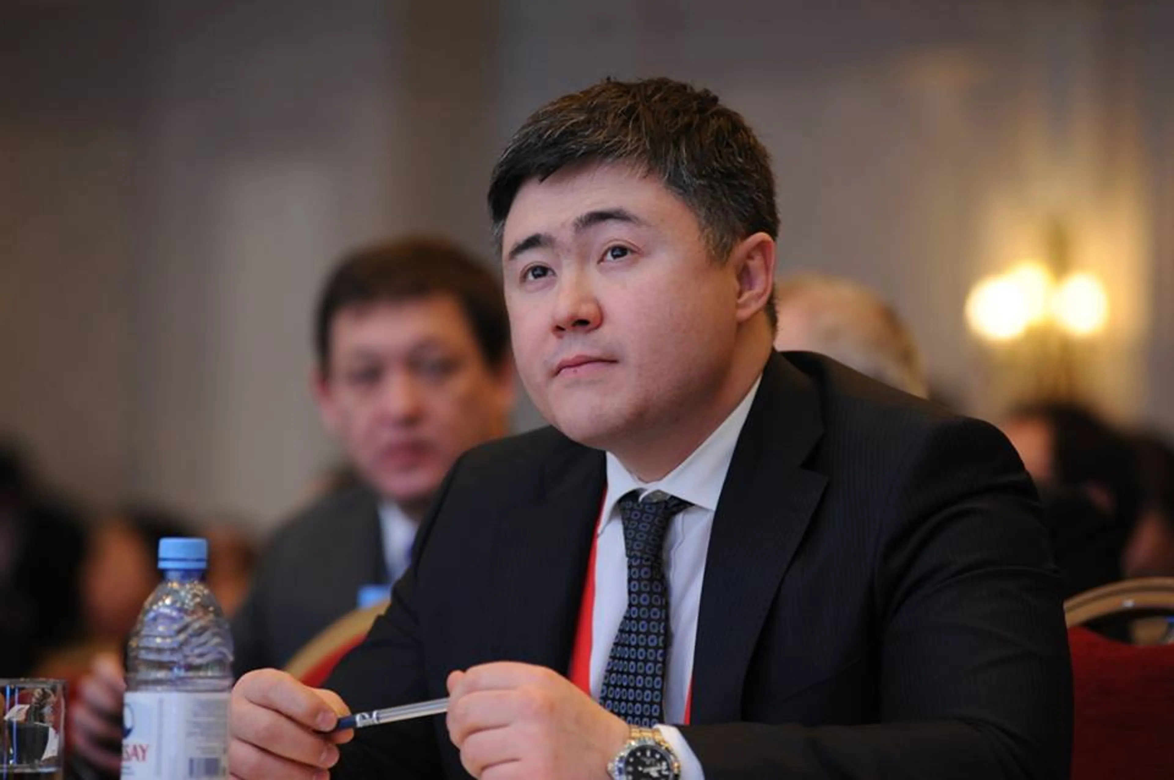 Капитал - Министр нацэкономики: Мне тоже хочется ездить за рубеж по курсу 150, а не по 320