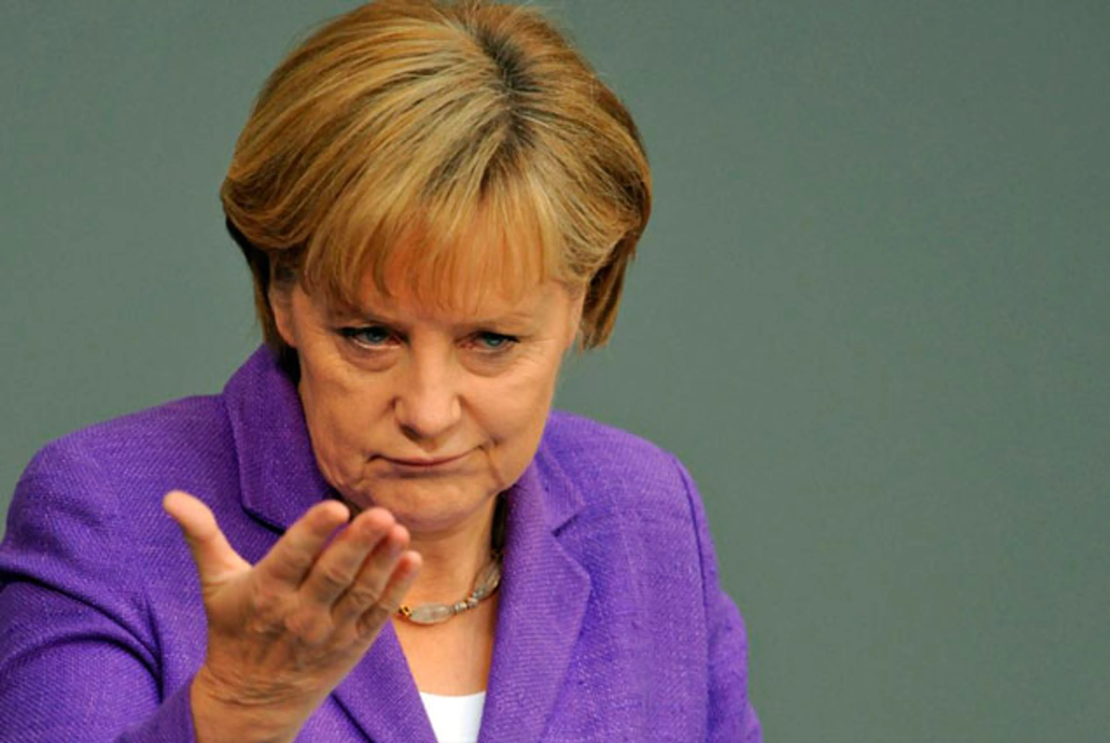 Капитал - Меркель не поддерживает экономические санкции к РФ