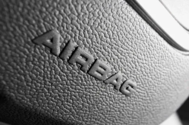 BMW готовит Airbag для мотоциклистов