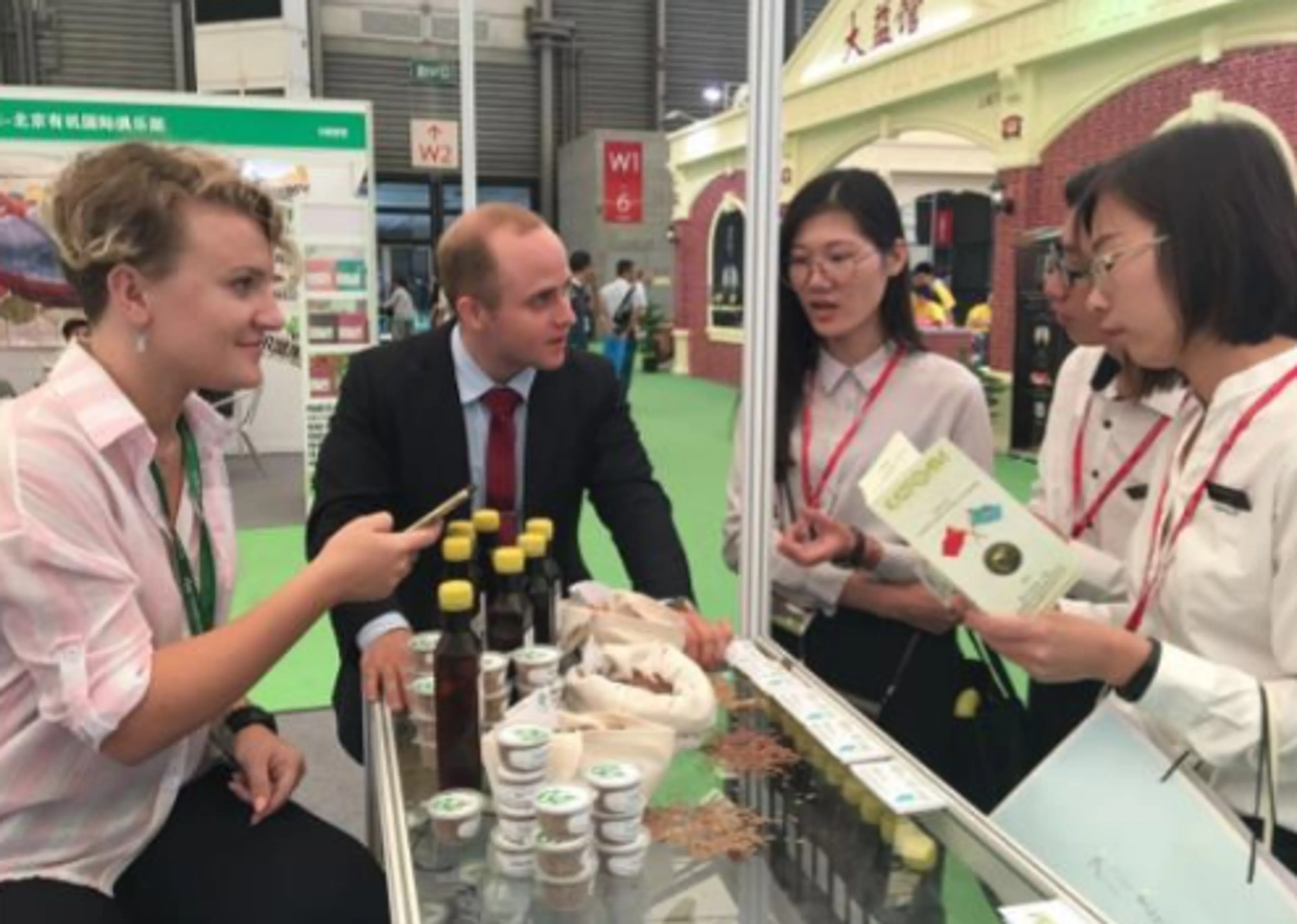 Капитал - В Шанхае презентовали бренд Qazaq Organic Food