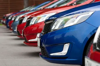 Капитал - Нестабильный тенге не снизил автопродажи