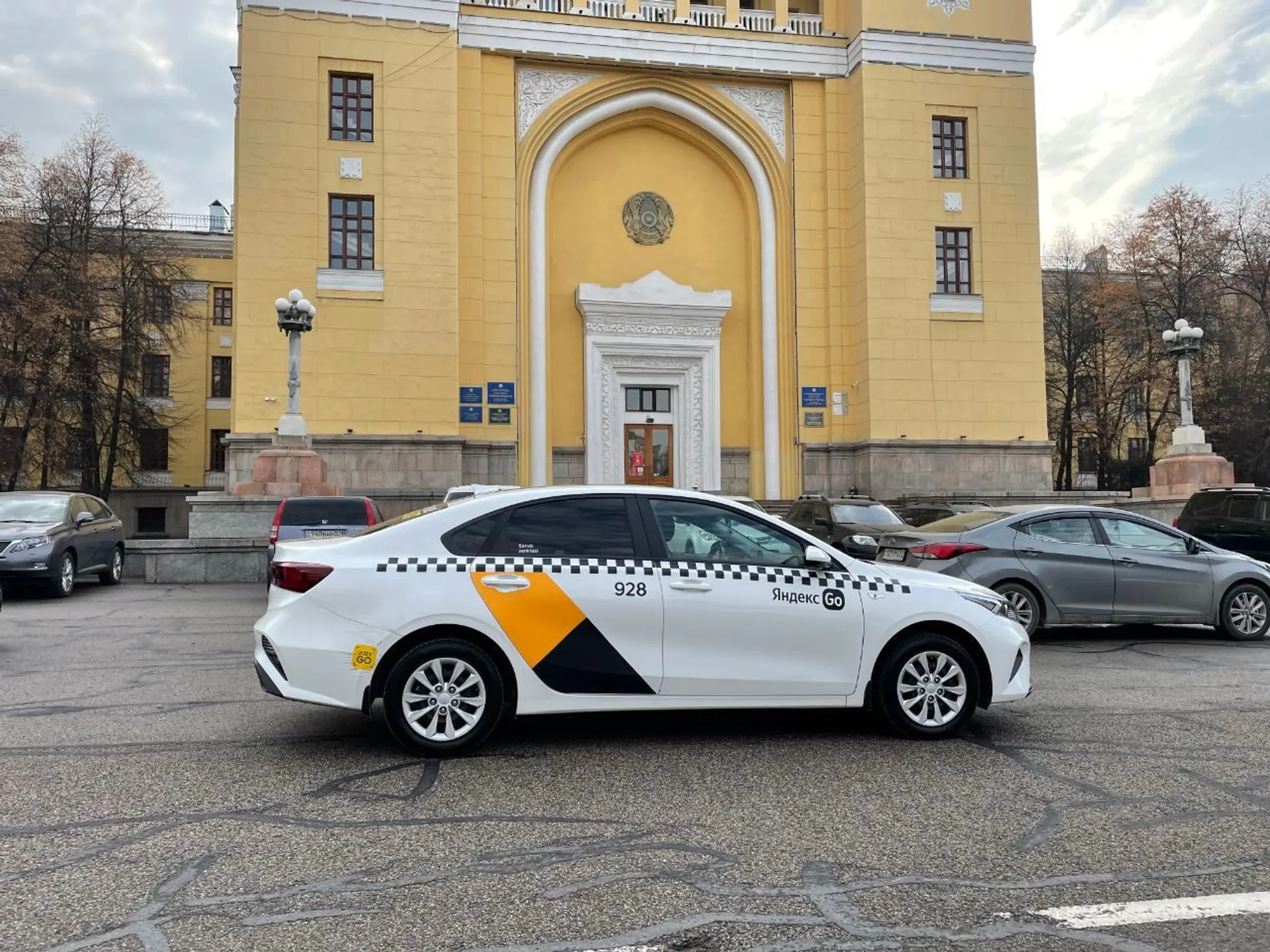 Капитал - Яндекс.Такси и Яндекс.Еда продлевают программу поддержки водителей и курьеров