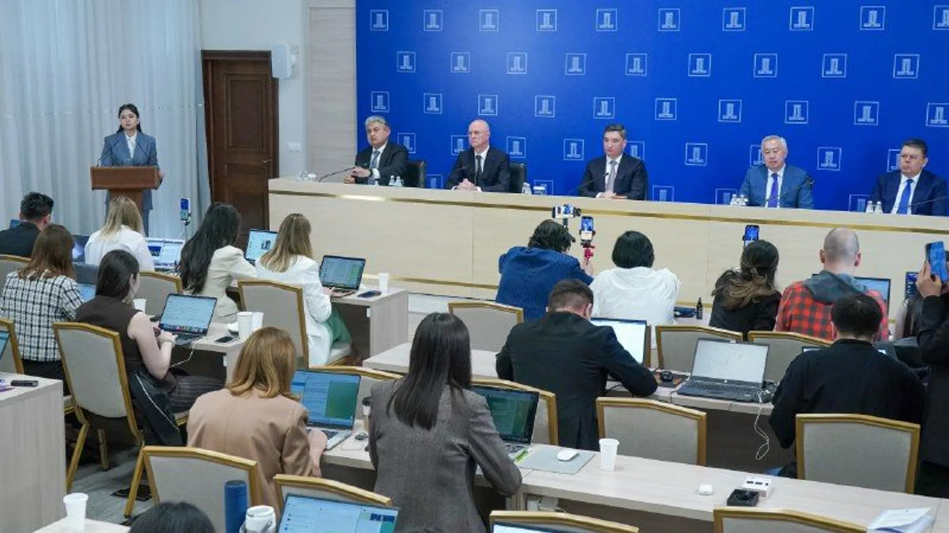 Фото: пресс-служба правительства