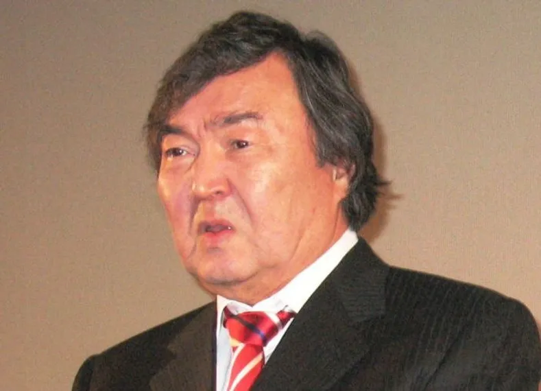 Капитал - Олжас Сулейменов включен в список мыслителей мира