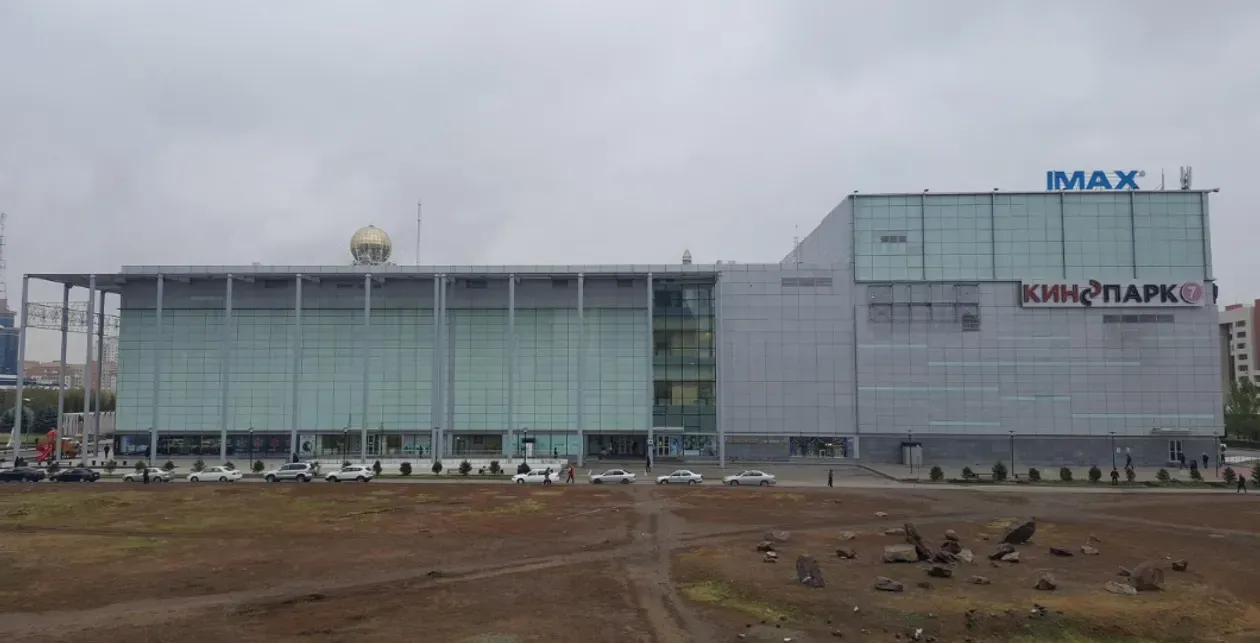 Участок возле ТРЦ Керуен, проданный за 175 млн тенге, акимат хочет выкупить за 1 млрд тенге