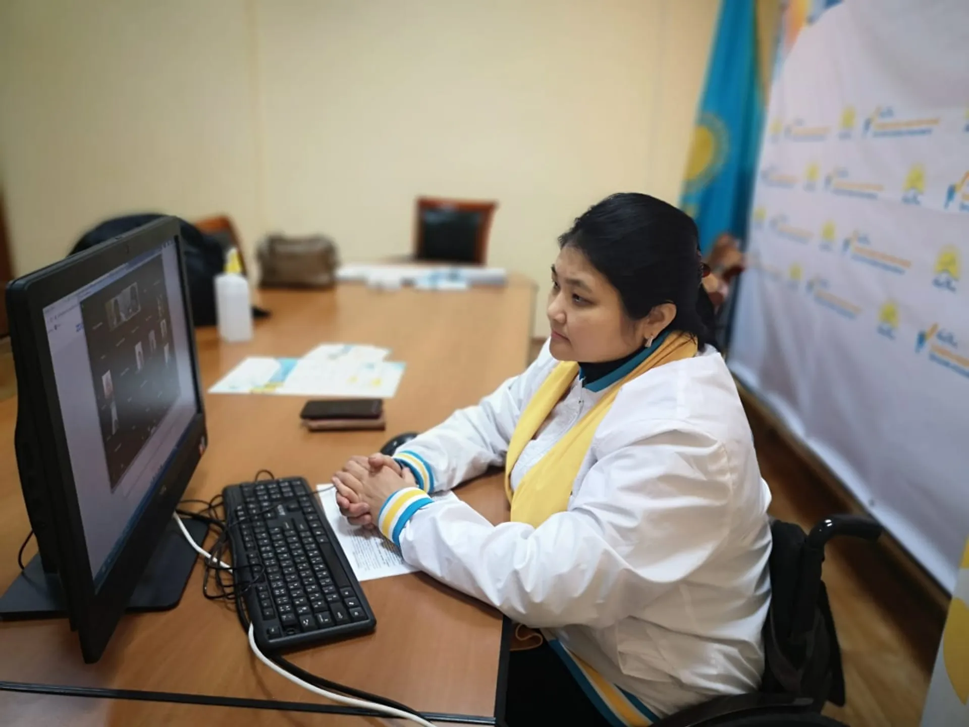 Капитал - В Уральске представители НПО встретились с кандидатами в депутаты