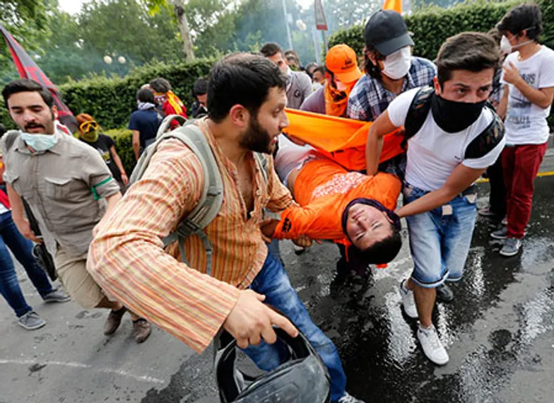 Капитал - Из-за беспорядков в Турции пострадали 3 тыс. человек