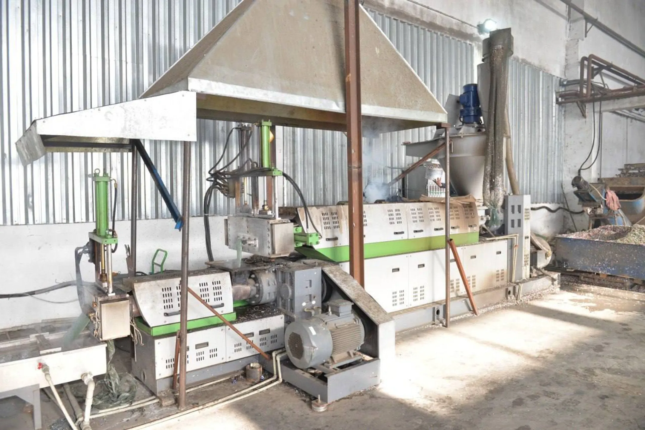 В Туркестанской области начали производить волокно из ПЭТ-отходов - Image Kapital.kz