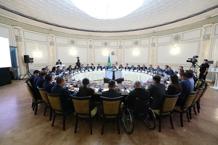 Капитал - Ерболат Досаев представил депутатам маслихата Программу развития города