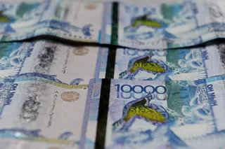 Капитал - С начала года тенге укрепился почти на 6%