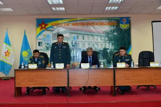 Капитал - Министр обороны РК представил командующих войсками РгК «Юг» и «Восток»