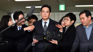 Капитал - Суд в Южной Корее выдал ордер на арест главы Samsung Group