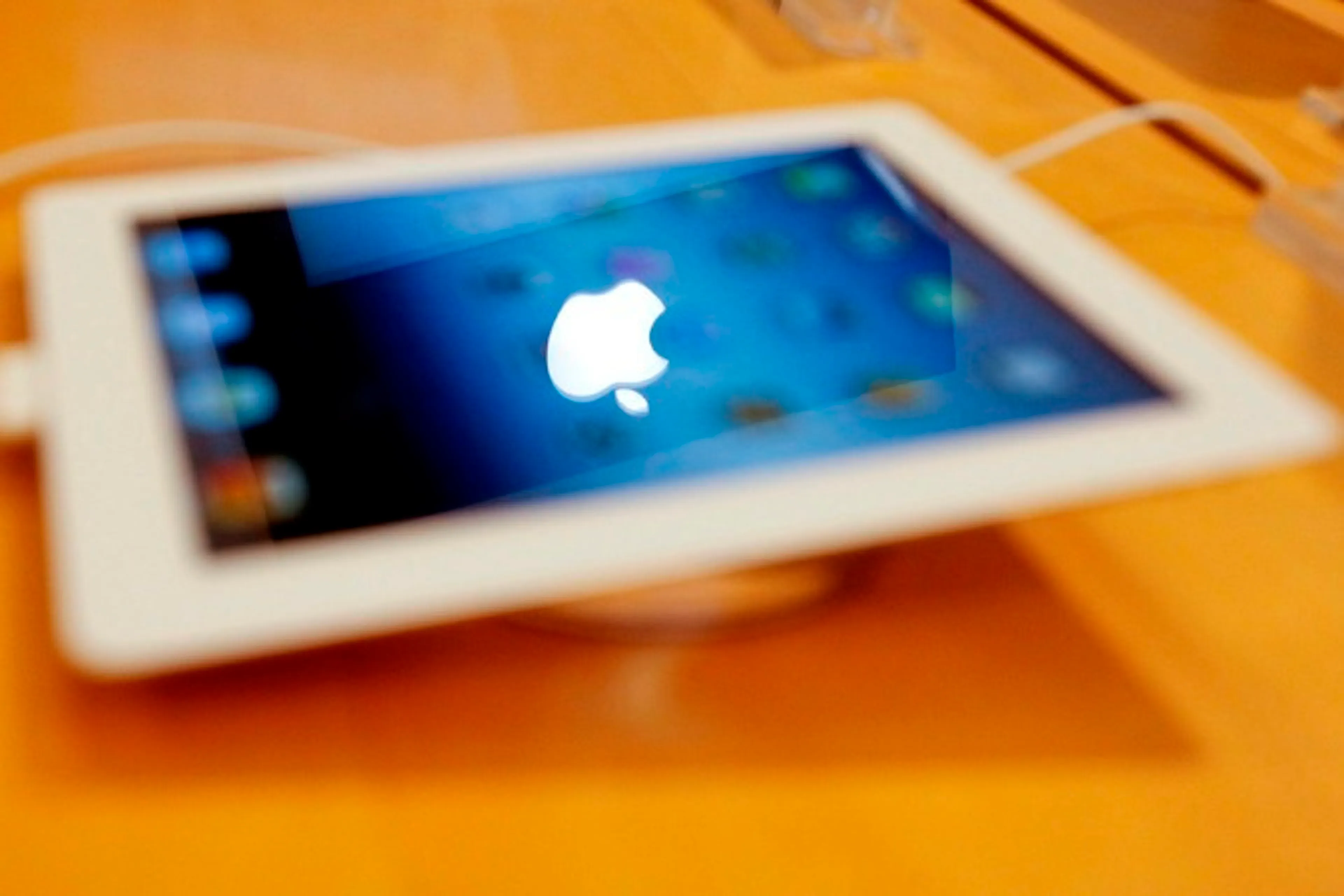 Капитал - Apple оставит iPhone без джейлбрейка