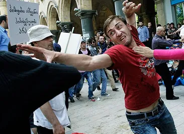 Гей-парад в Тбилиси закончился беспорядками