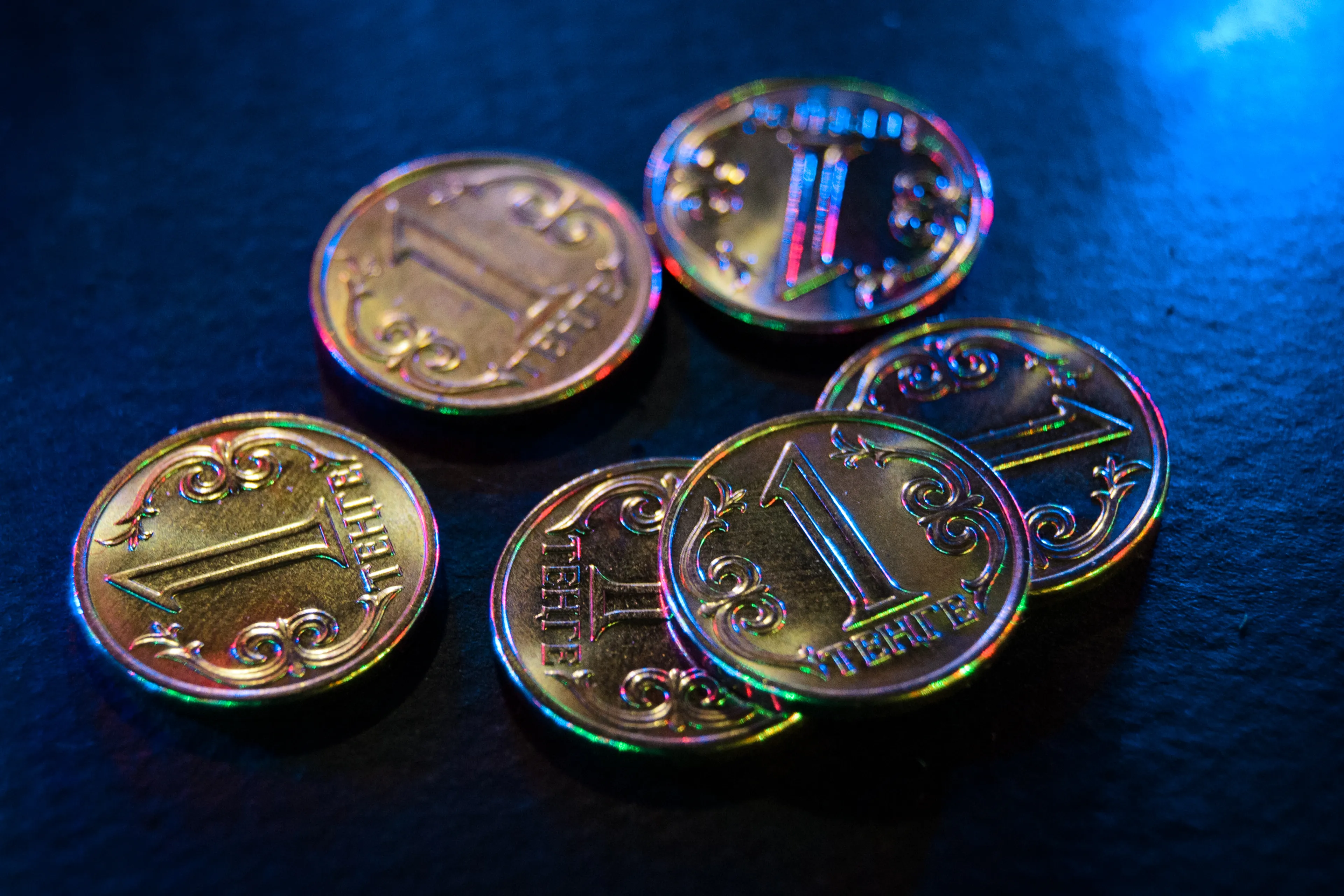 Капитал - На утренней сессии доллар торговался по 379,70 тенге