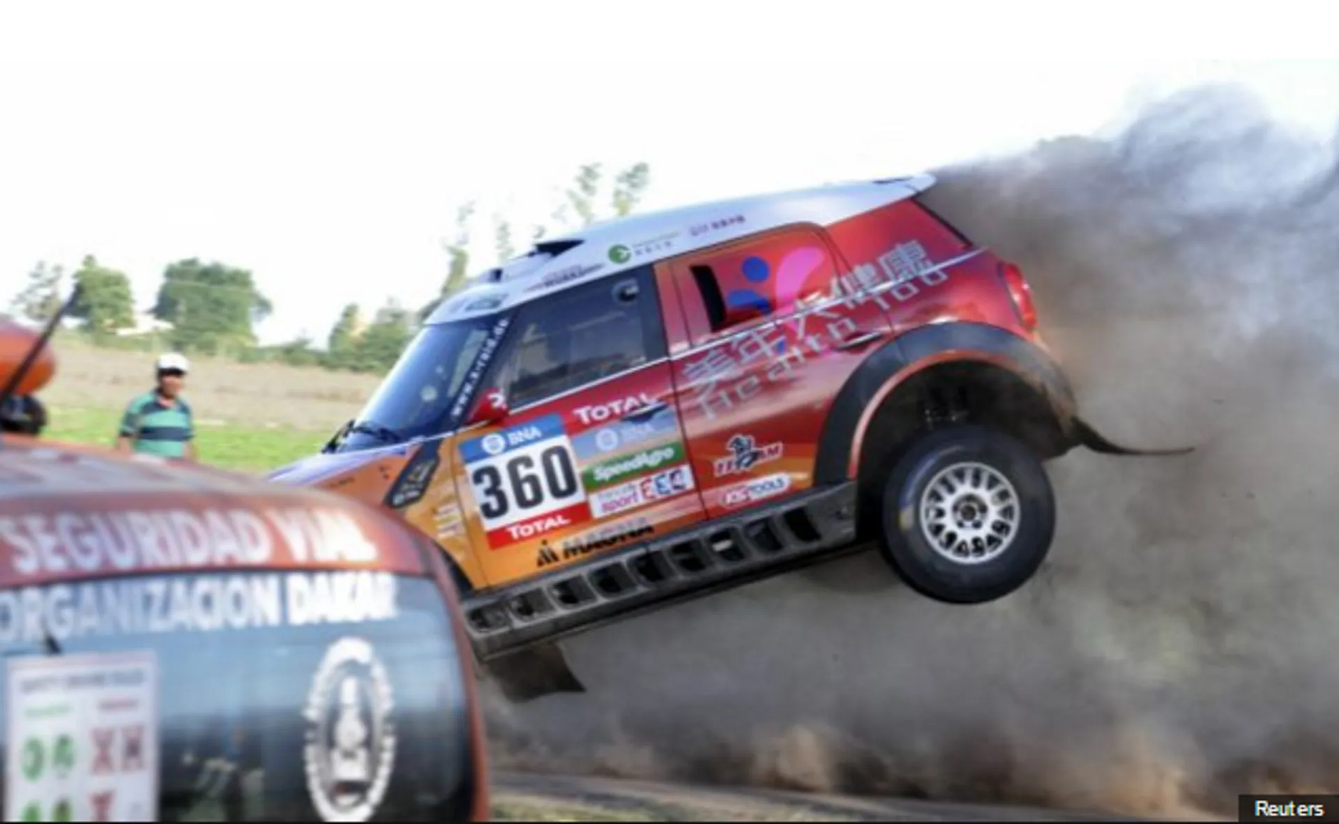 Капитал - 10 человек пострадали во время ралли Дакар-2016