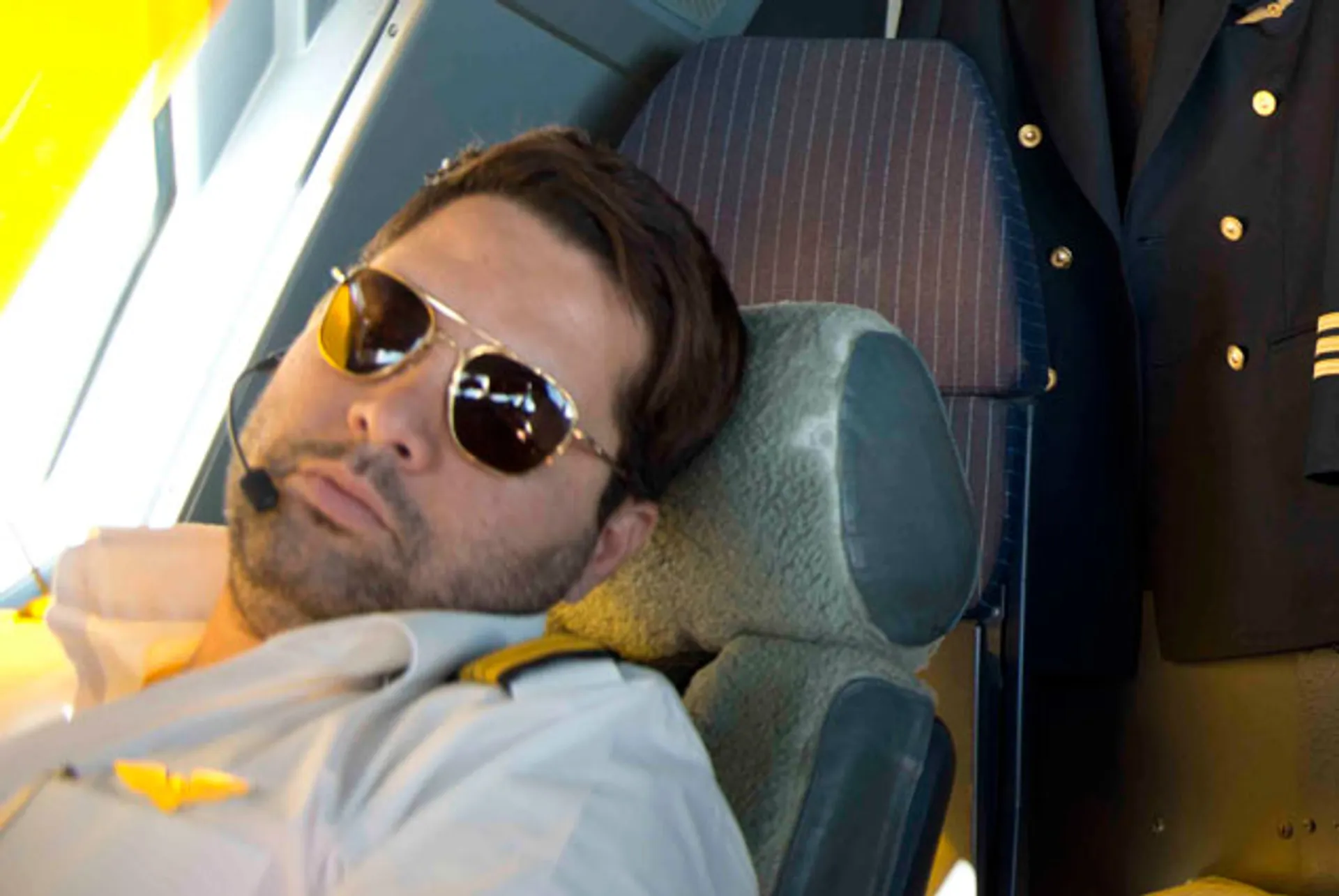 Капитал - Два британских пилота самолета уснули за штурвалом