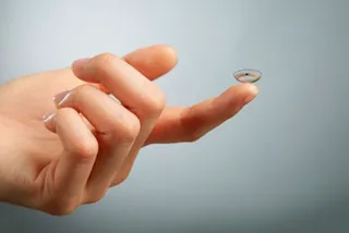 Капитал - Google анонсировала умную контактную линзу