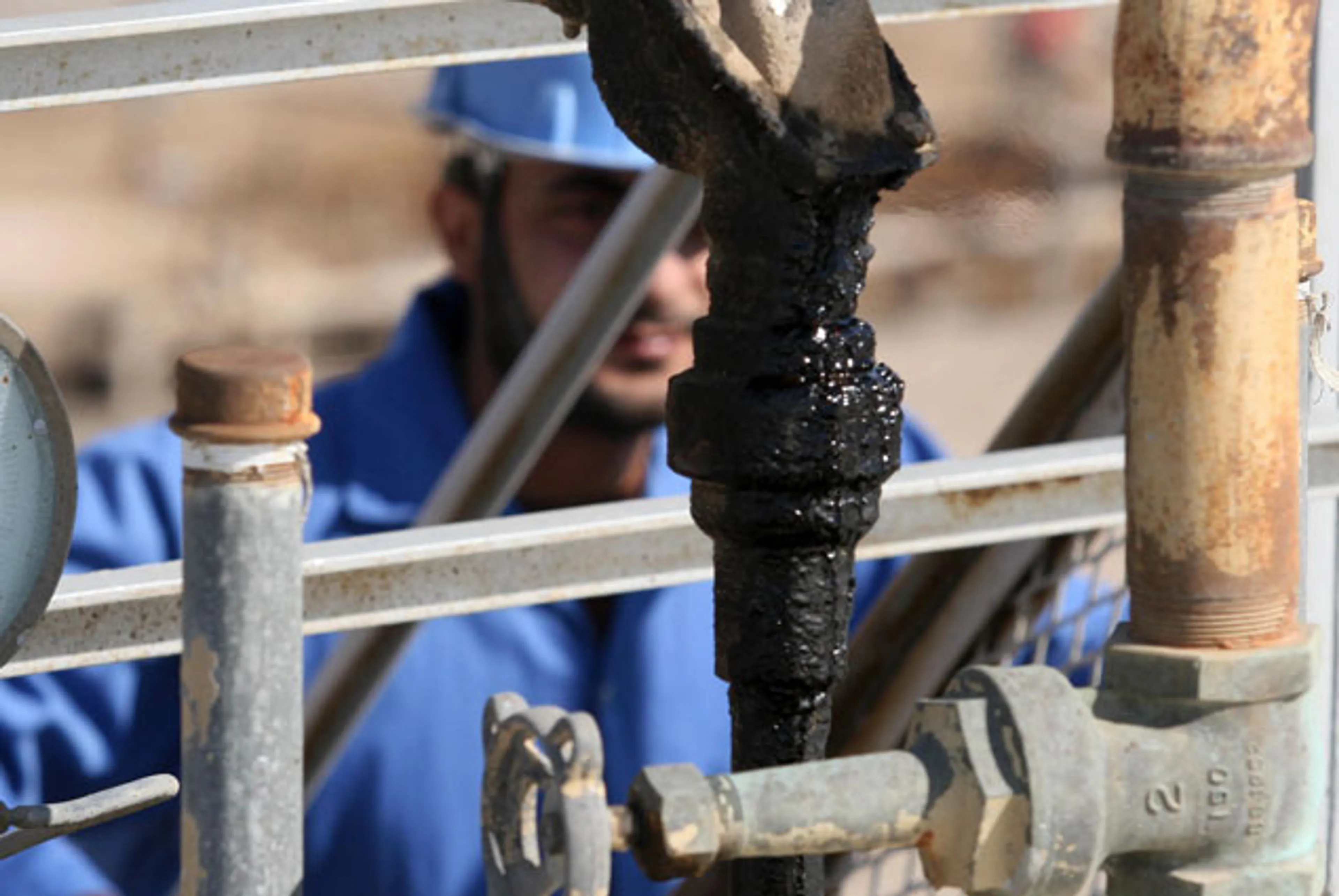 Капитал - Цены на нефть основных эталонных сортов снижаются