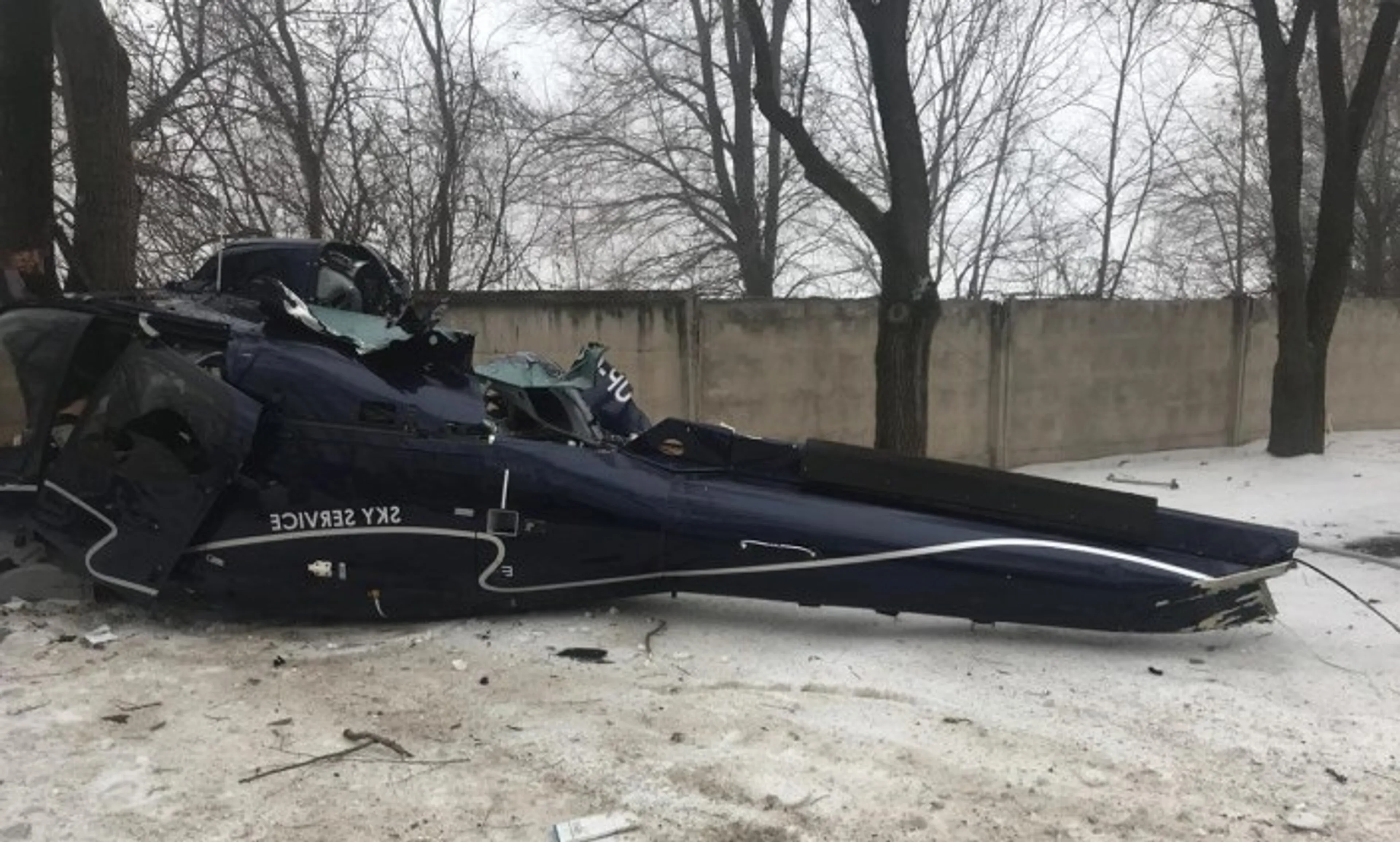 Капитал - Названы три возможные причины крушения вертолета в Алматы