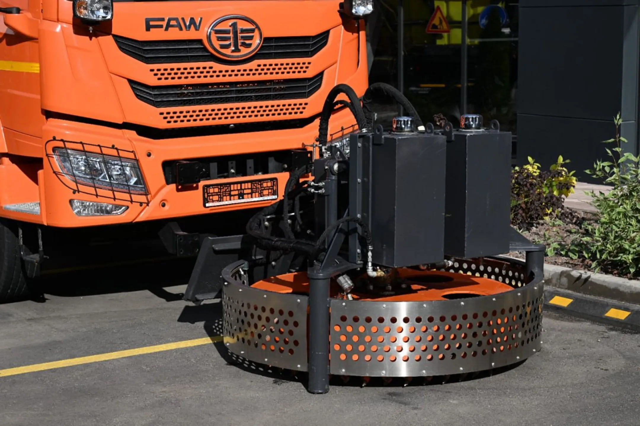 В Алматы запустили цех по сборке коммунальной техники - Image Kapital.kz