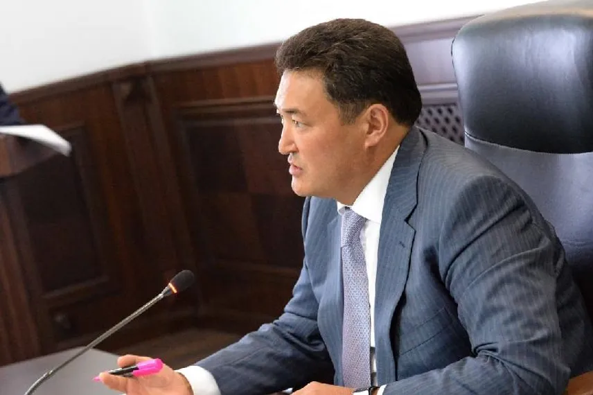 Капитал - Булат Бакауов раскритиковал работу по привлечению инвестиций в регион