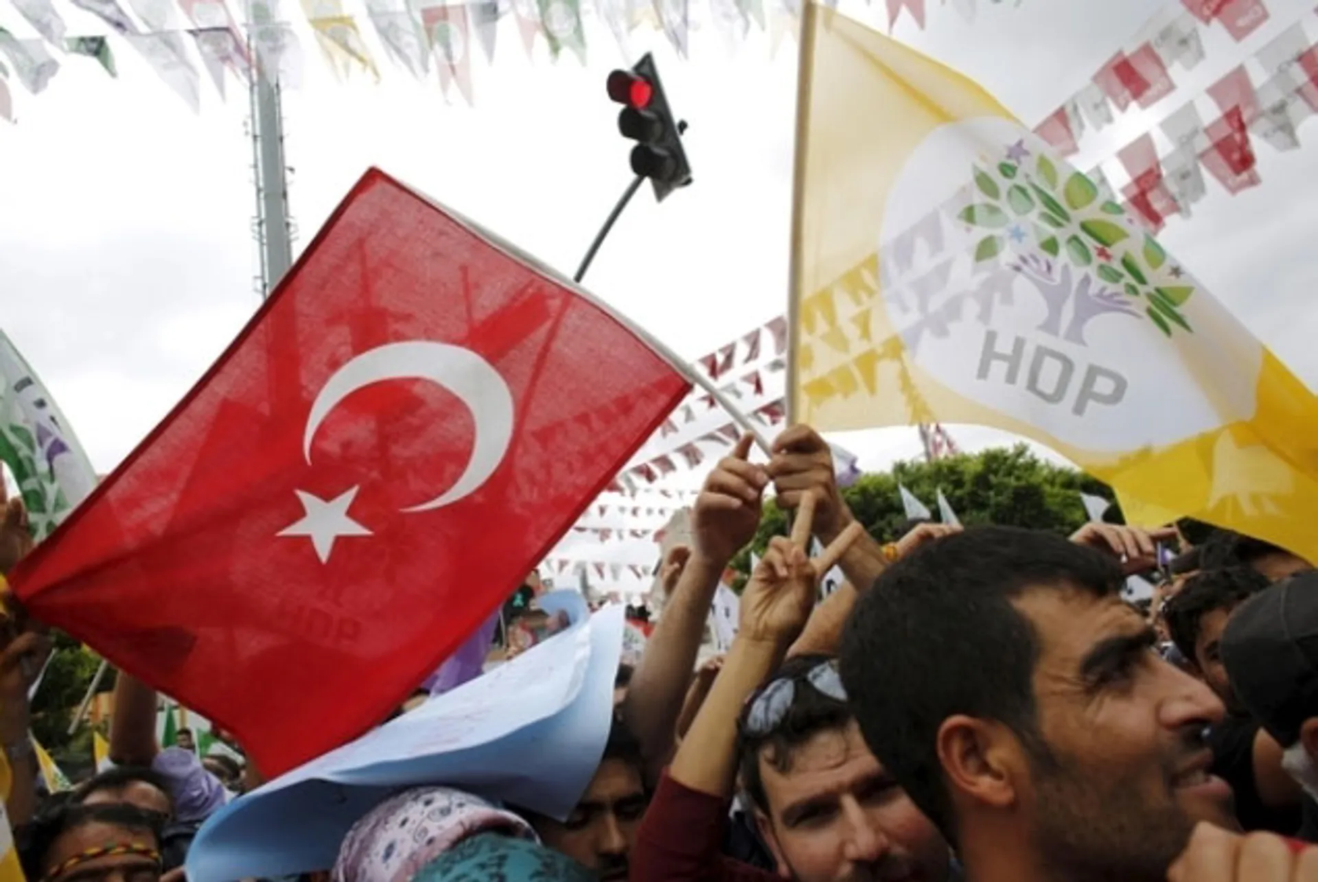 Капитал - Правящей партии Турции не удалось получить большинство голосов