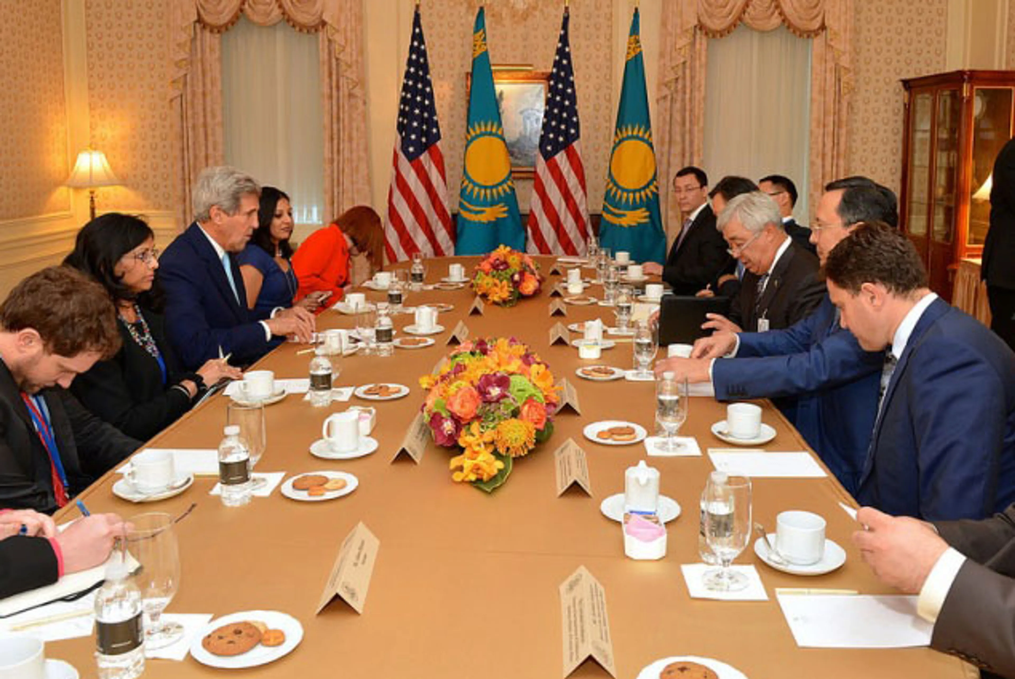 Капитал - Казахстан готов принять переговоры ядерной шестерки