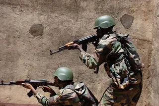 Капитал - Боевики в малийском отеле взяли в заложники 170 человек