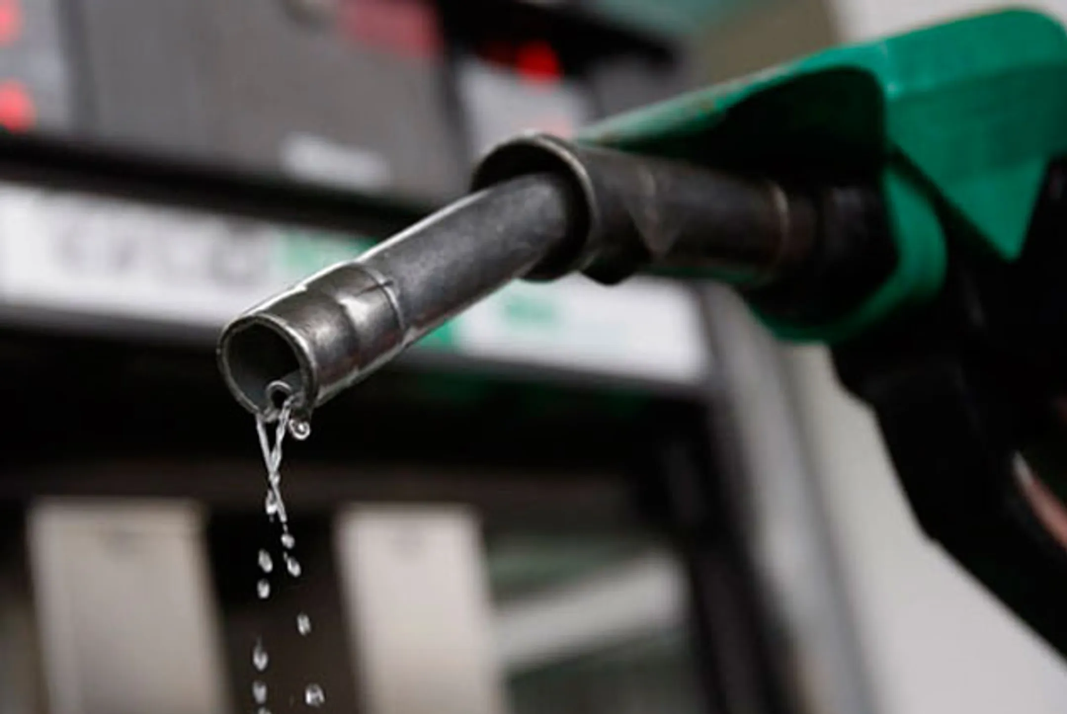 Стоимость бензина в Беларуси привязали к доллару - Image Kapital.kz