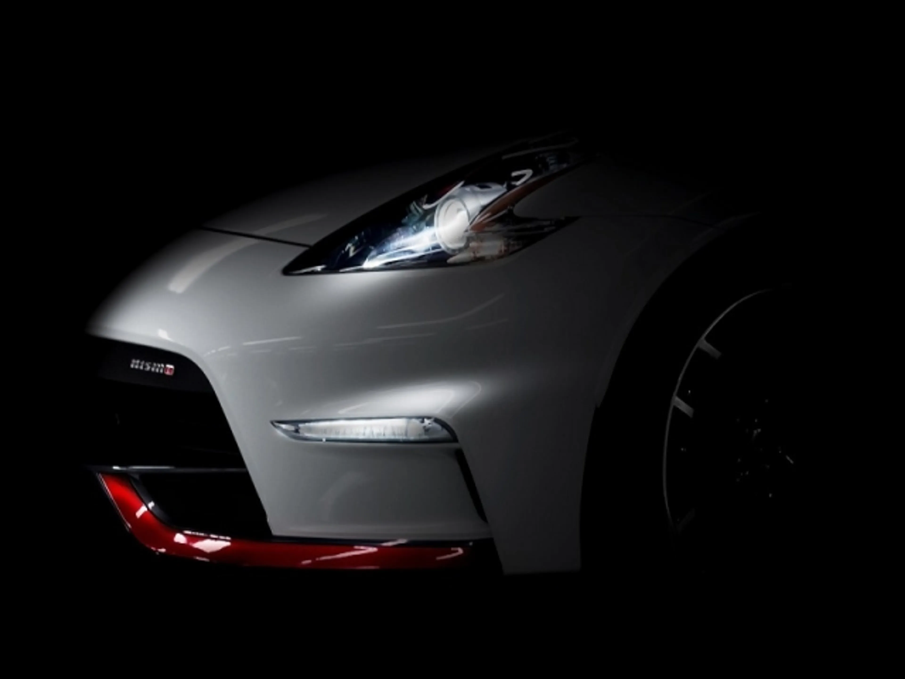 Капитал - Nissan показали часть обновленного 370Z Nismo