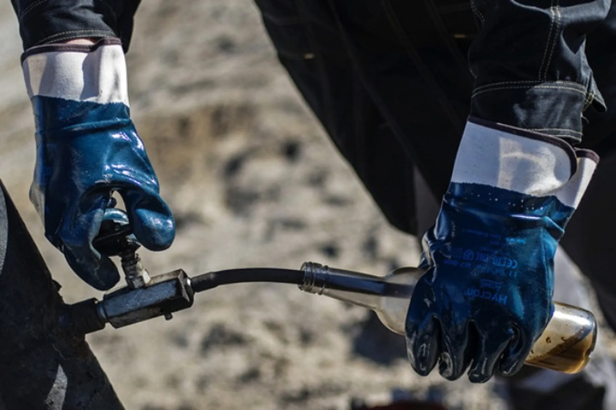 Каспий нефть перенесла выплату дивидендов на июнь 2016 года - Image Kapital.kz