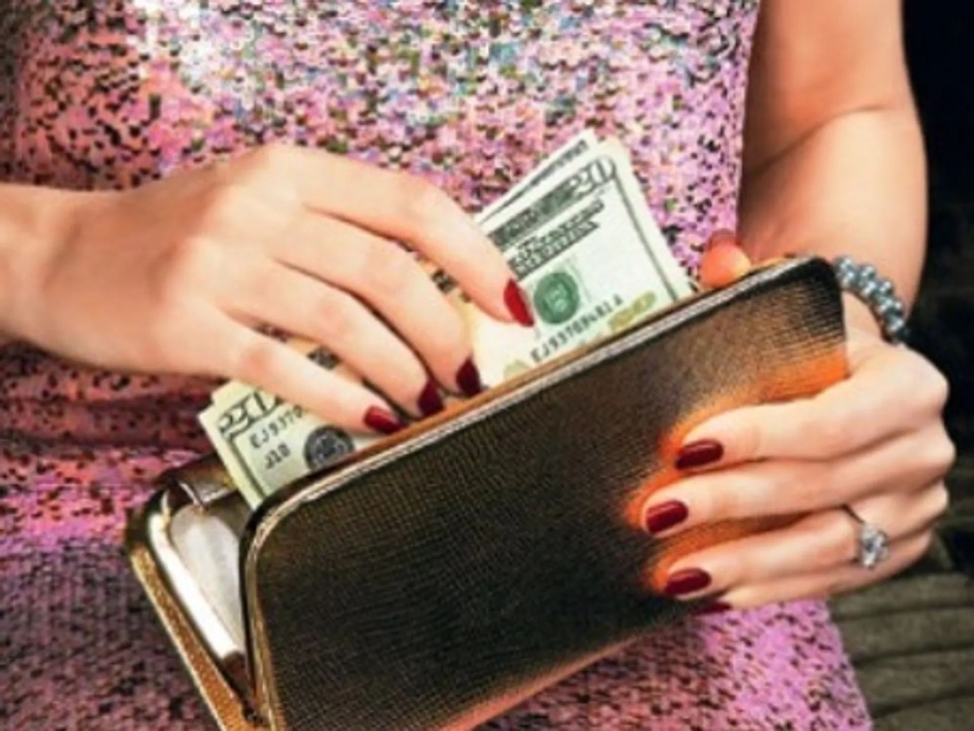 Капитал - На 14 февраля казахстанцы тратят меньше россиян