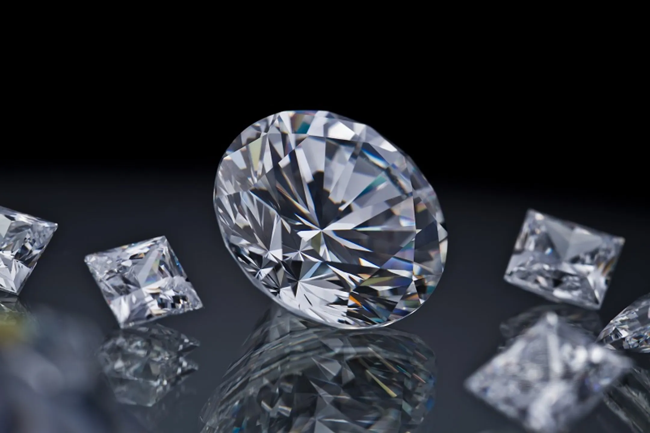 Бриллианты De Beers