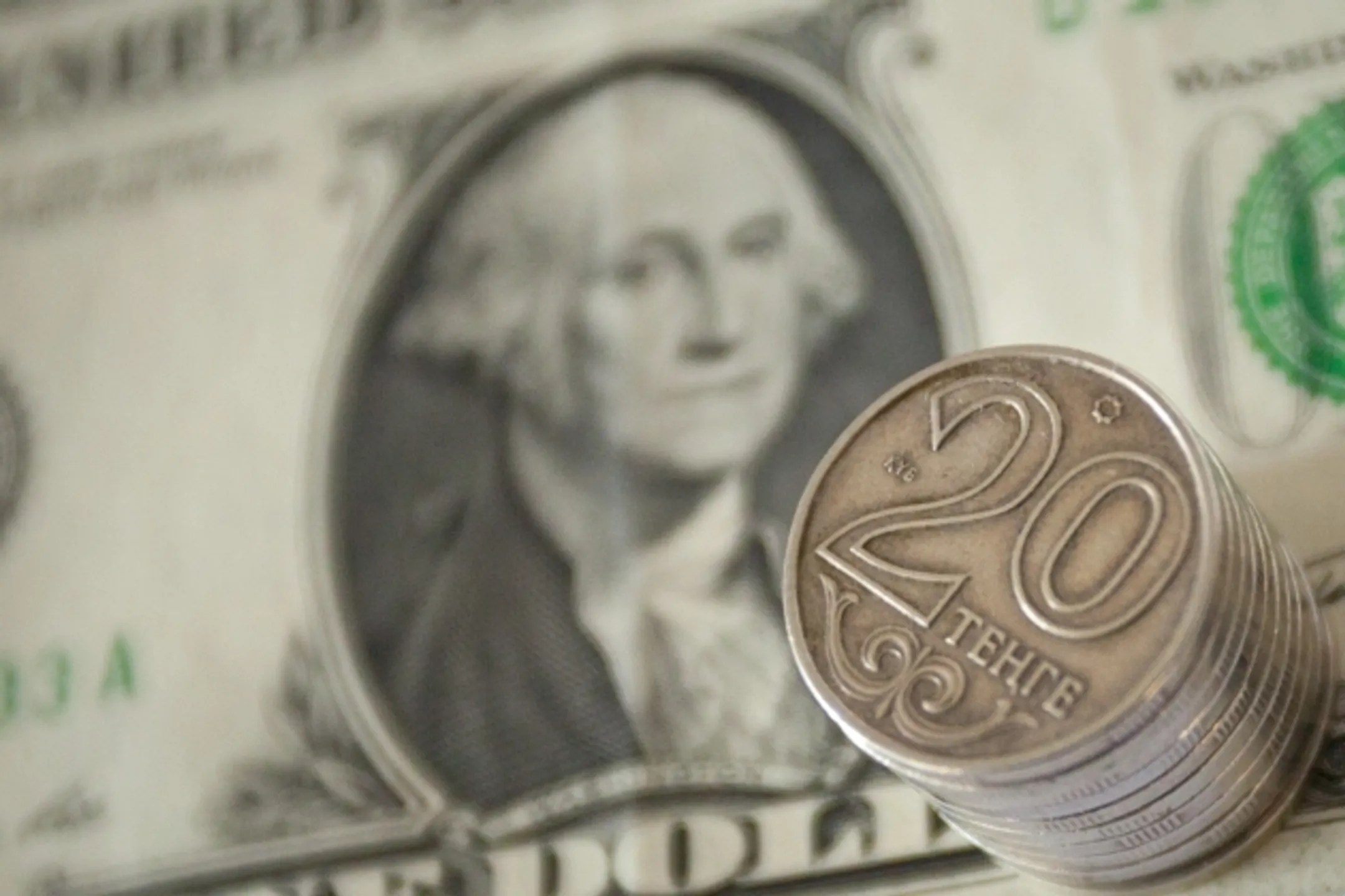 В обменниках Алматы курс достиг 187 тенге за доллар - Image Kapital.kz