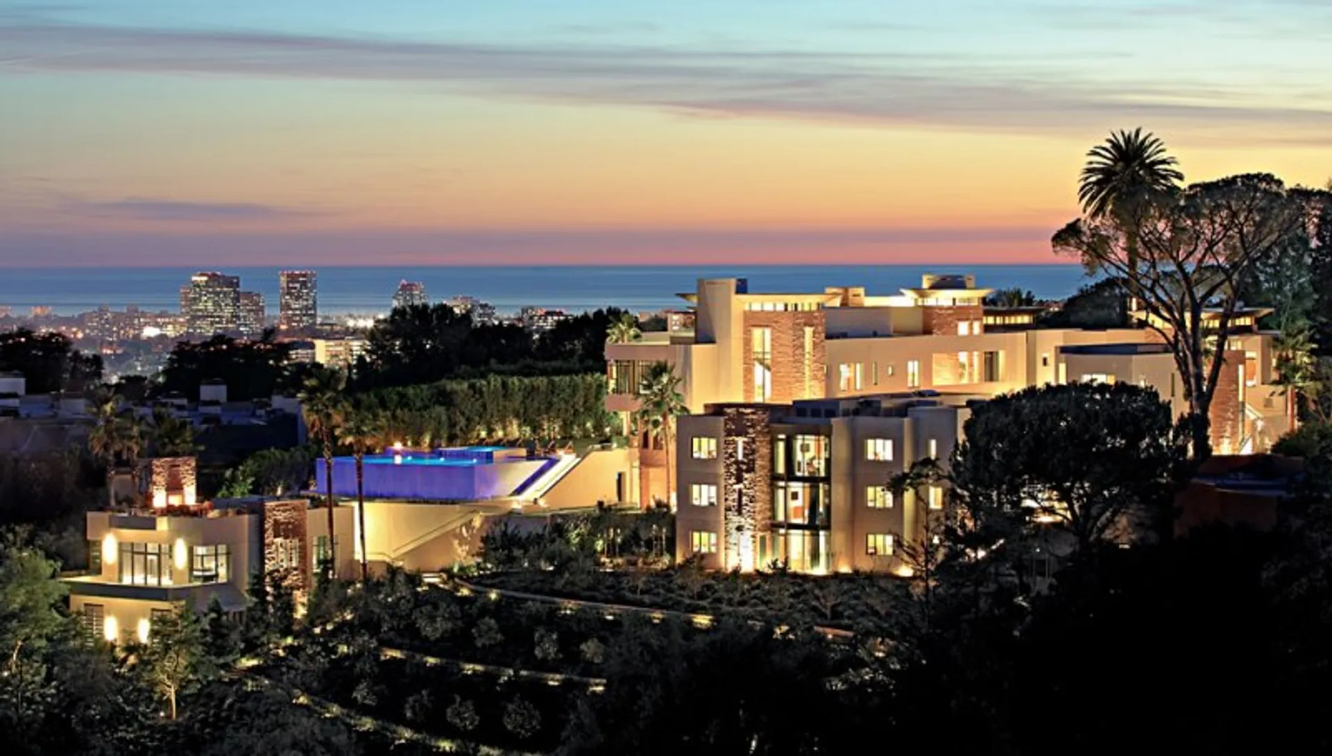 Капитал - Продается «маленький городок»