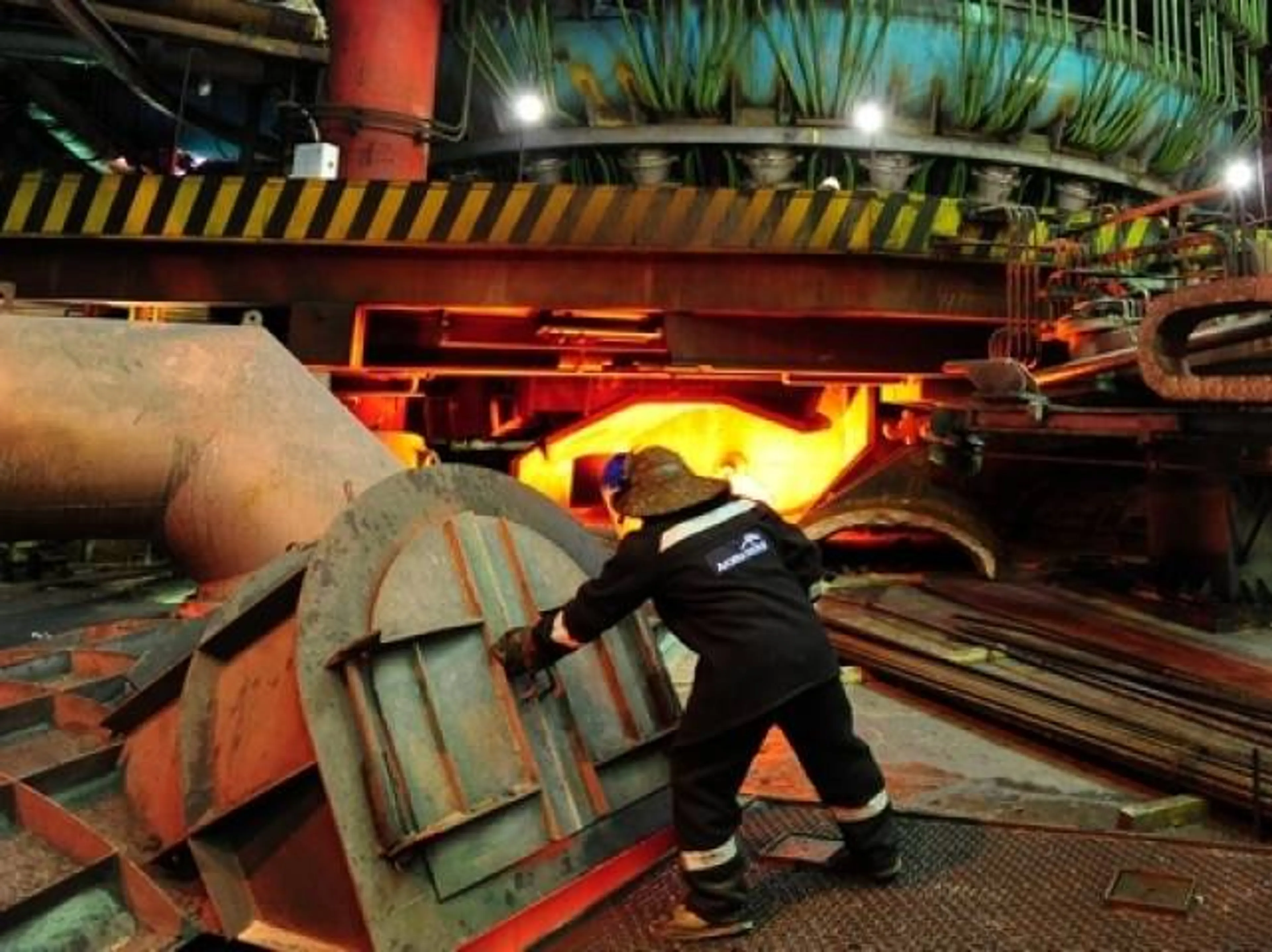 Капитал - На меткомбинате АрселорМиттал Темиртау сократили рабочий день