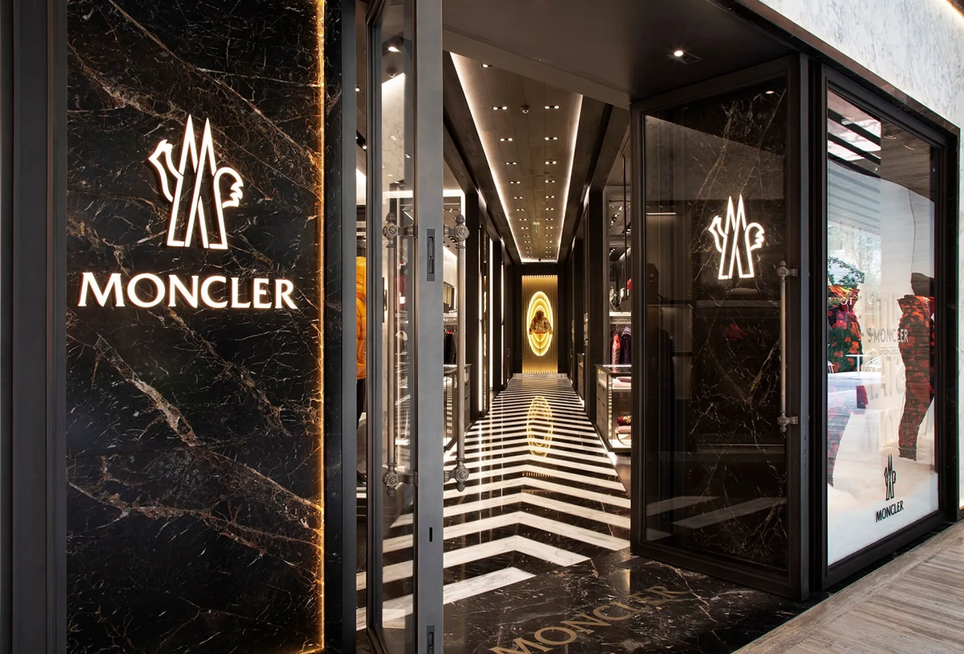 Капитал - Moncler: как покорить вершину славы пуховиками для альпинистов