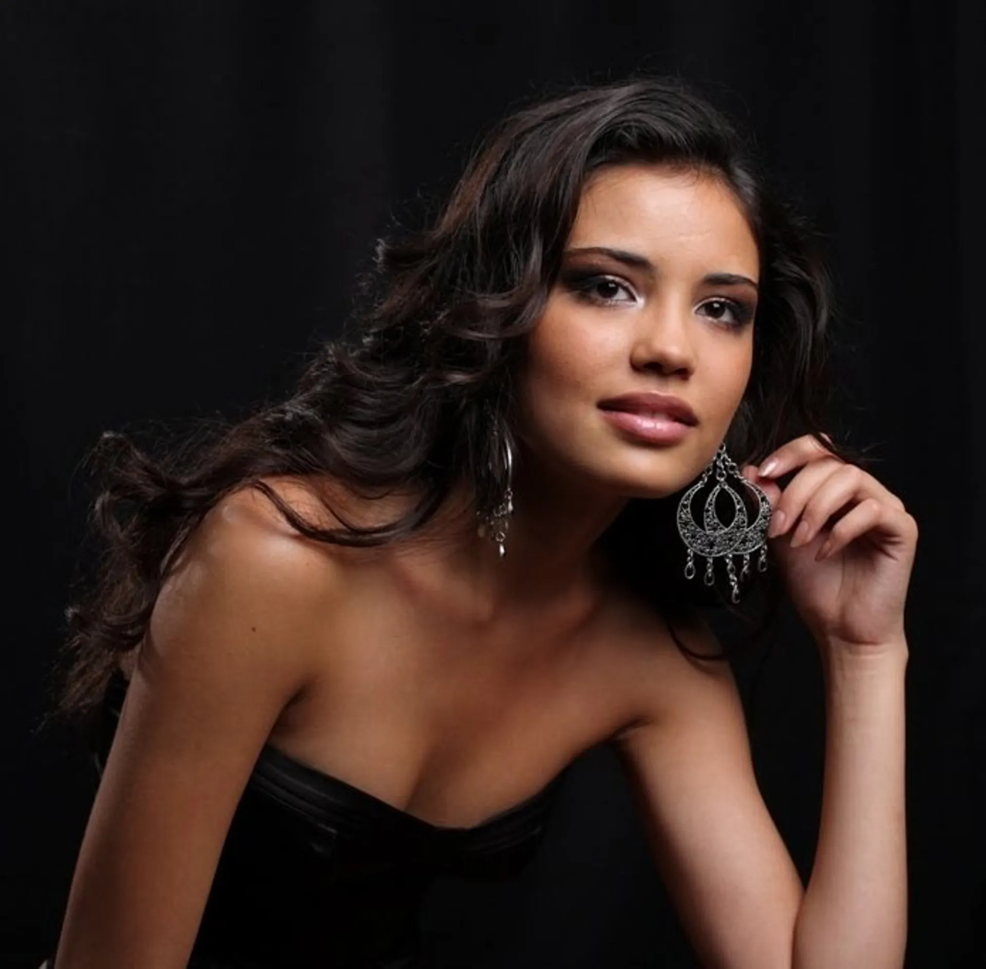 Капитал - Уроженка Узбекистана стала лицом Dolce & Gabbana