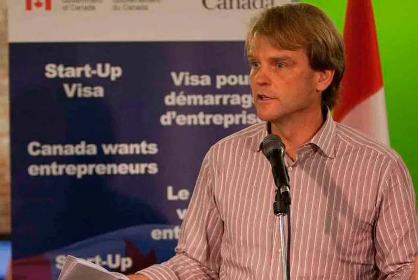 Капитал - Канада ввела ограничения на въезд чиновников Украины