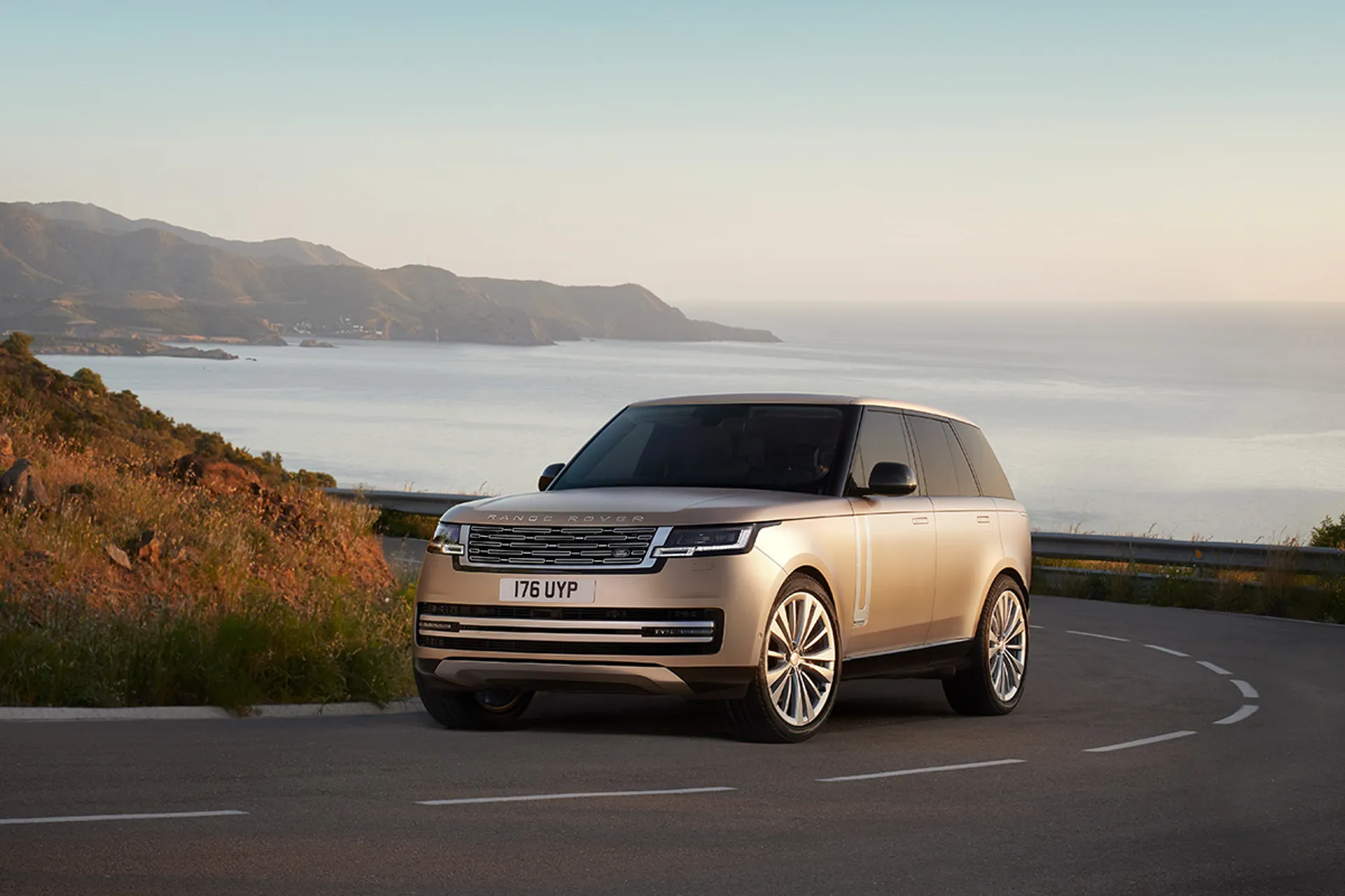 Капитал - Главные новинки недели: Range Rover и Mercedes SL