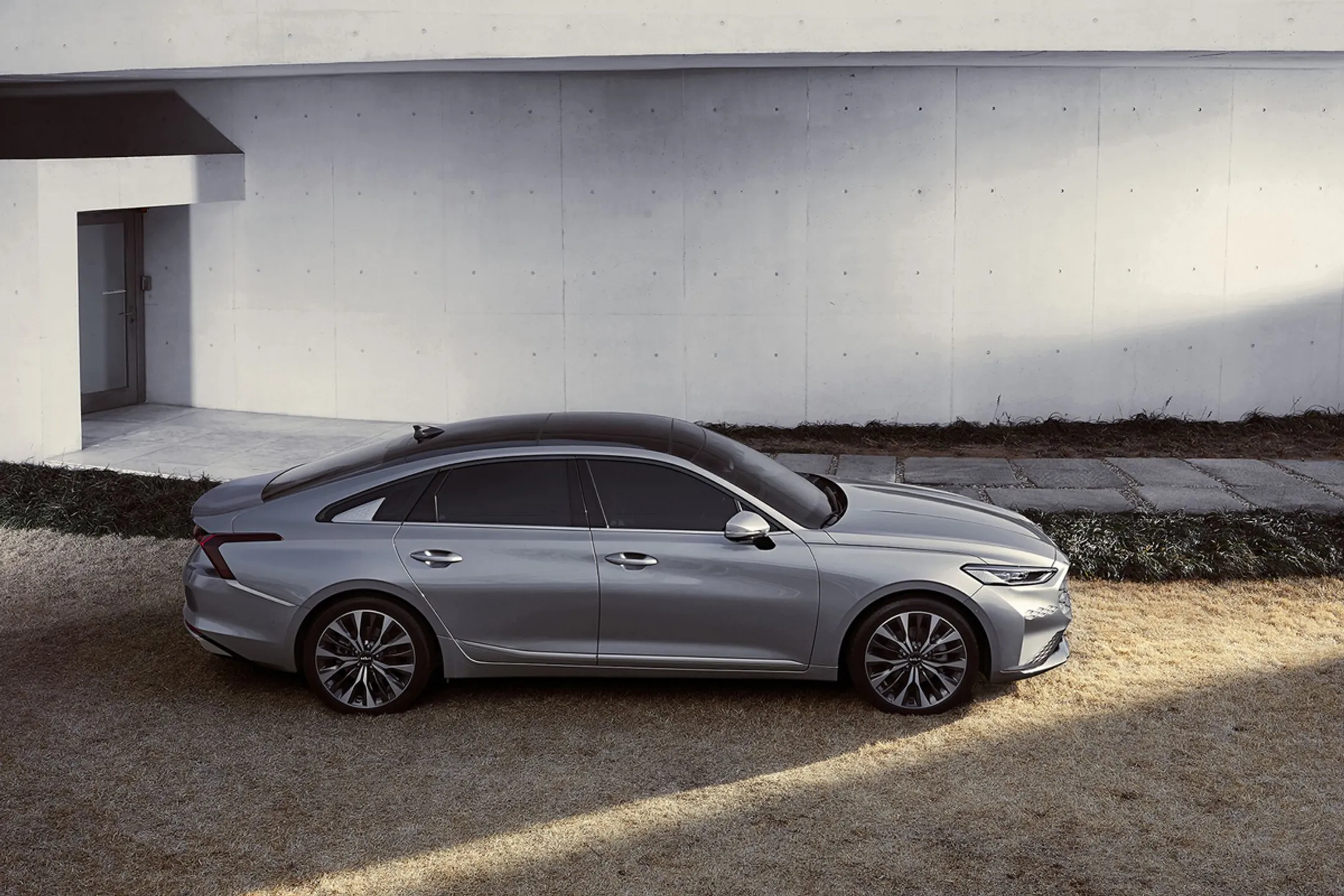 Tesla за биткоины, K8 без секретов и экстремальная Huayra R - Image Kapital.kz