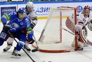 Капитал - «Барыс» в третий раз выиграл у «Автомобилиста»