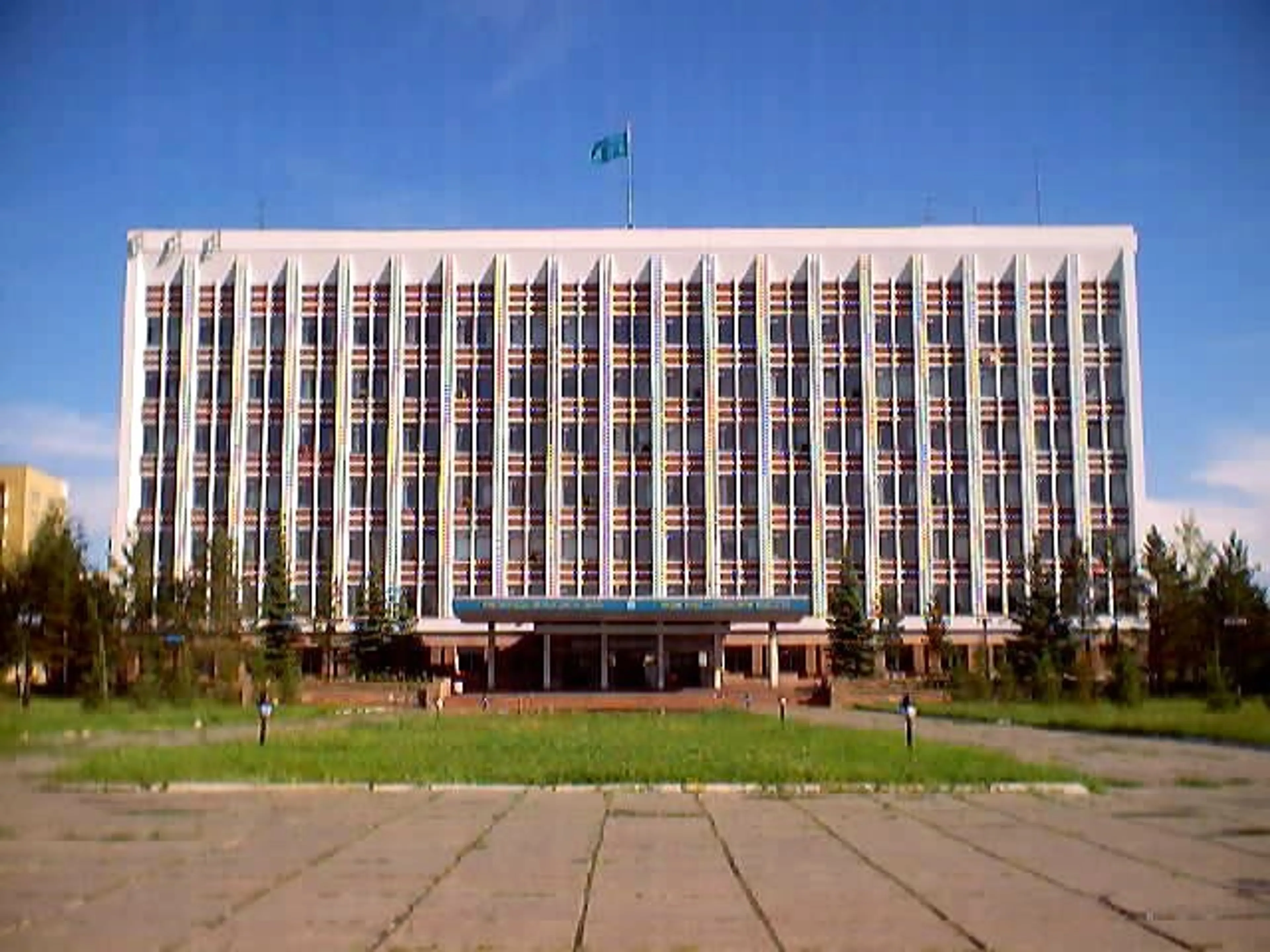 Капитал - Временно Караганду возглавил Мухтар Адамбеков