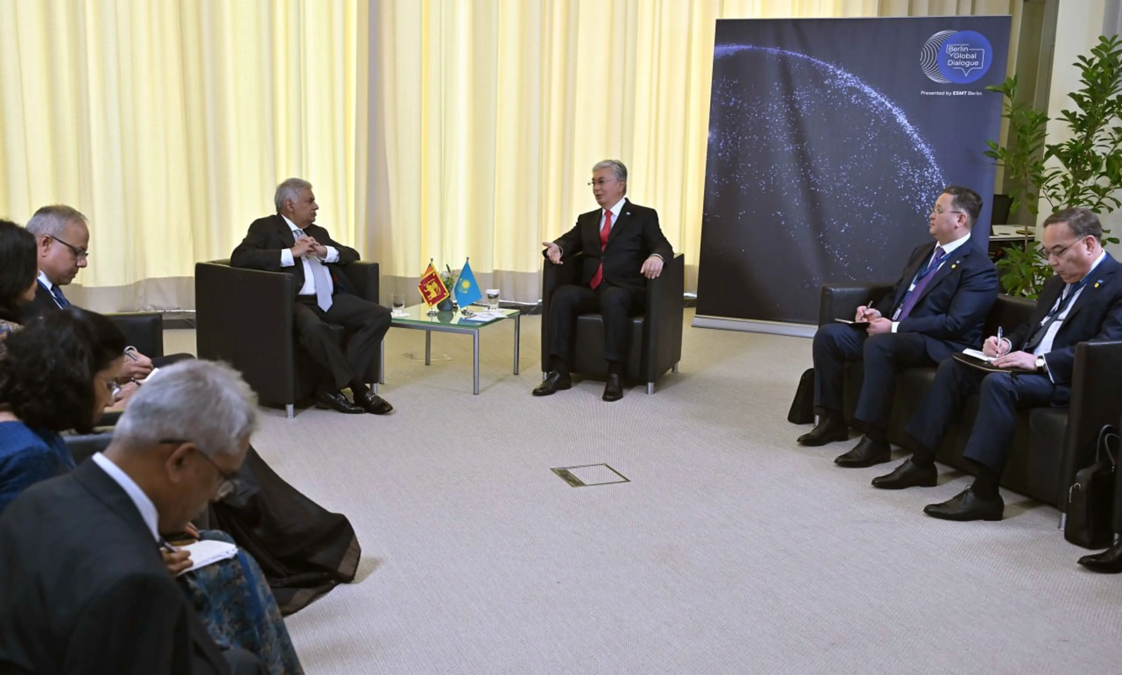 Капитал - Касым-Жомарт Токаев провел встречу с президентом Шри-Ланки