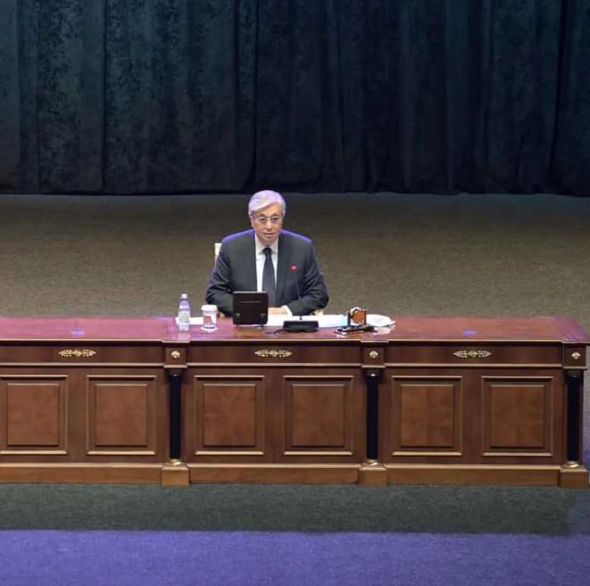 Капитал - Президент: Не справится с задачей реформирования, уйдёт в небытие