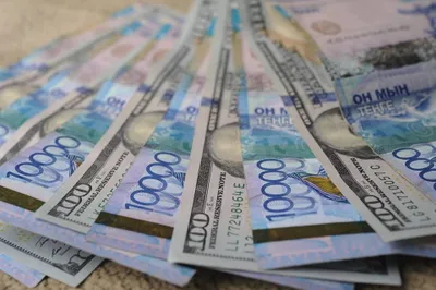 Дневная сессия: 344,95 тенге за доллар