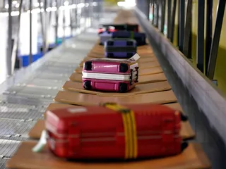 Капитал - Сотрудники аэропорта Алматы задержаны за кражи из багажа