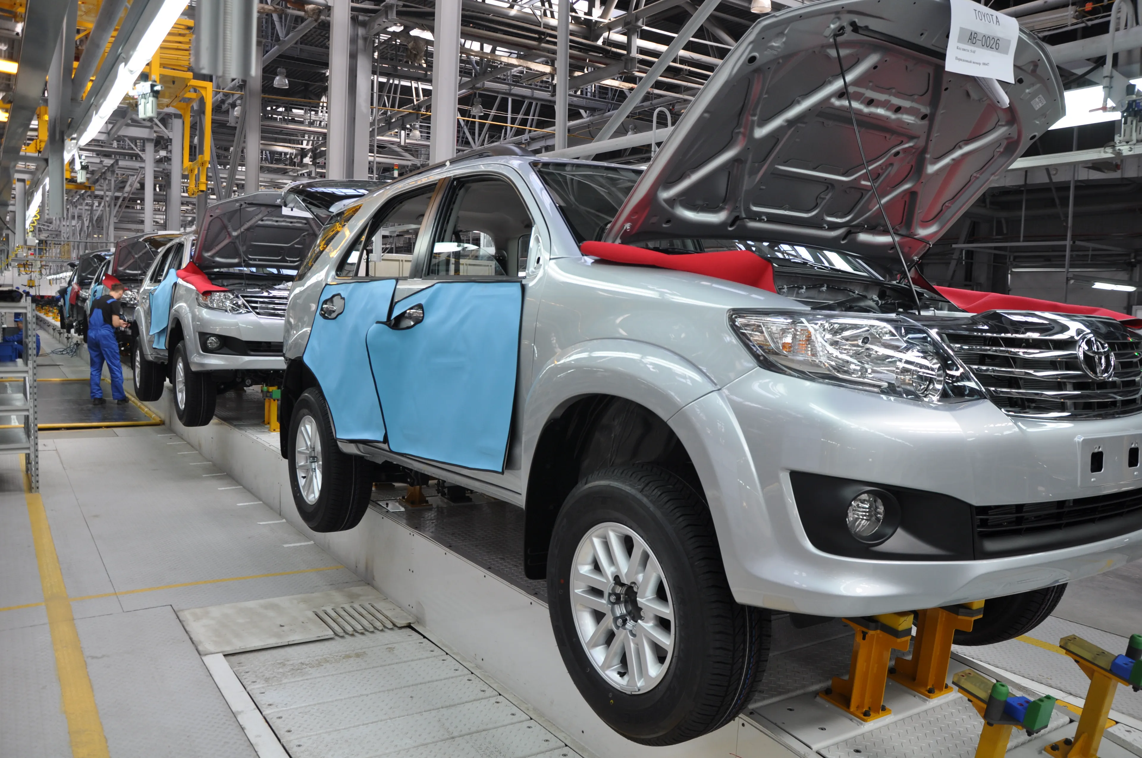 Капитал - Первая «Toyota Fortuner» поступила в дилерскую сеть